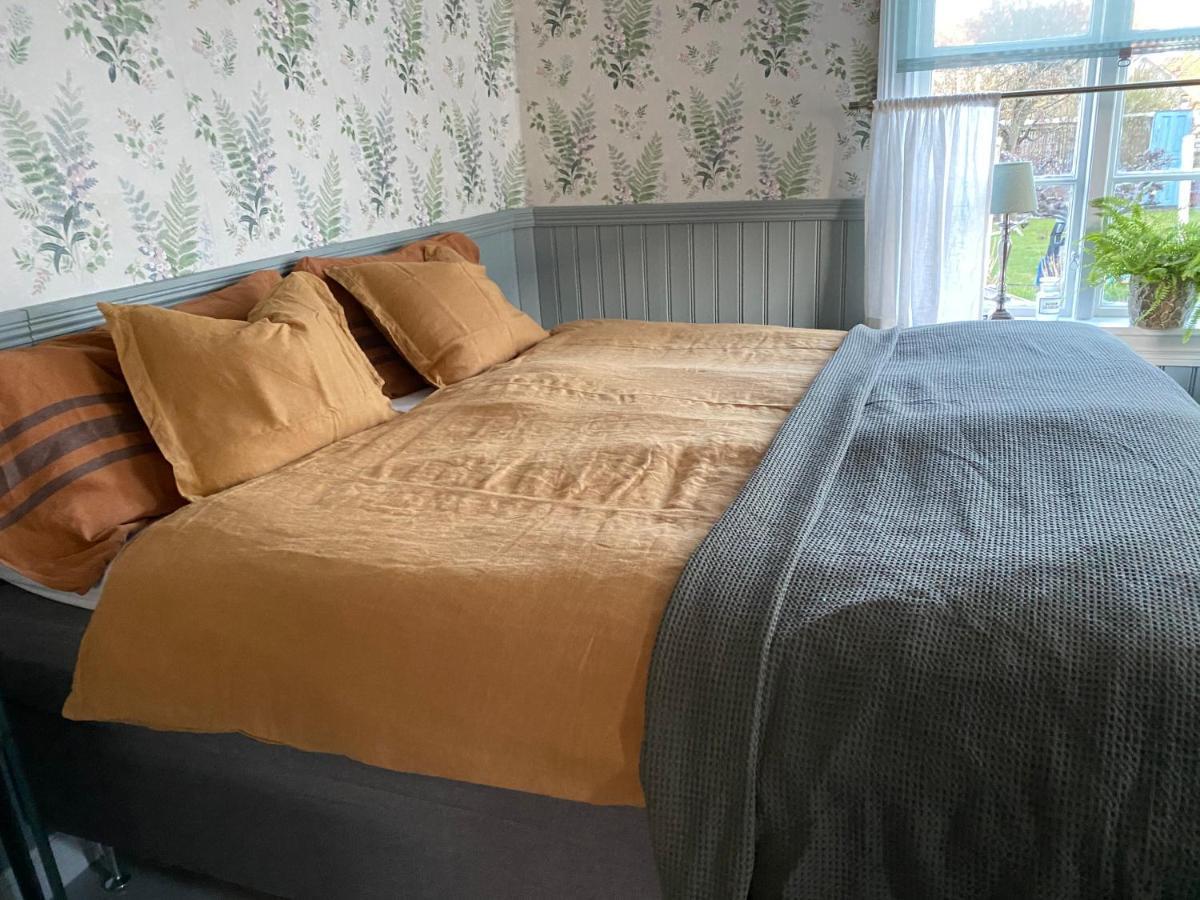 B&B Bland Ormbunkar Och Rosor 팔켄베리 외부 사진