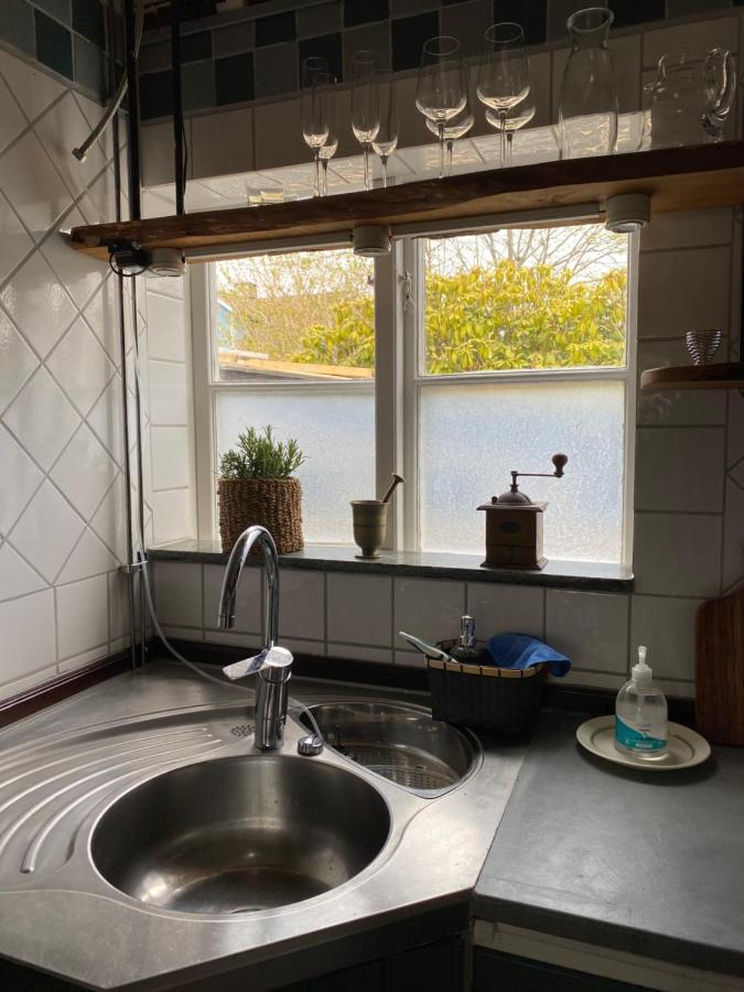 B&B Bland Ormbunkar Och Rosor 팔켄베리 외부 사진