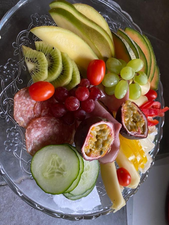 B&B Bland Ormbunkar Och Rosor 팔켄베리 외부 사진