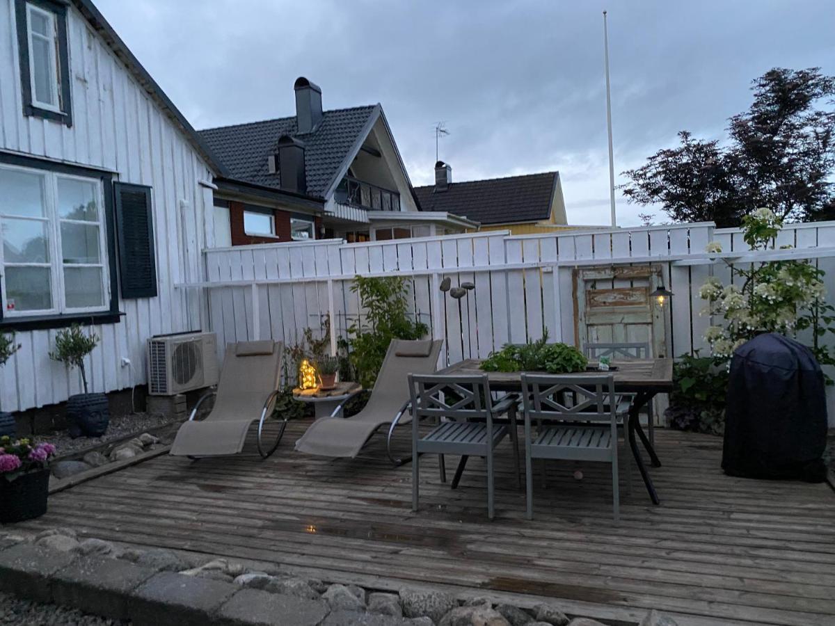 B&B Bland Ormbunkar Och Rosor 팔켄베리 외부 사진